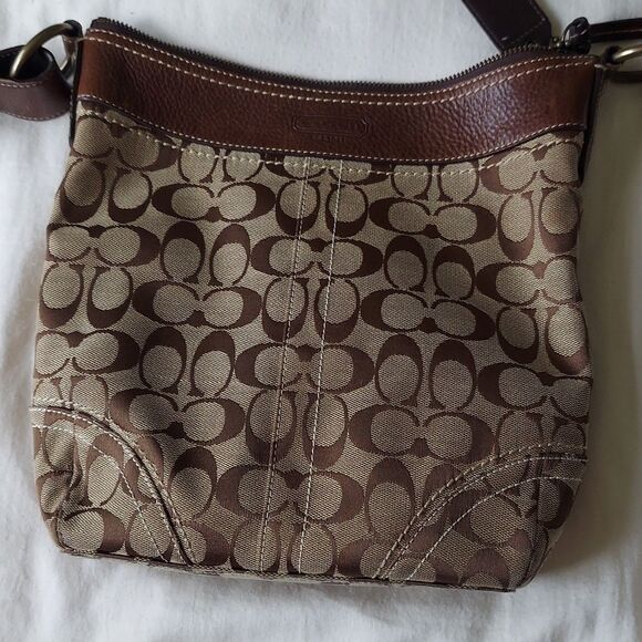 Vintage Coach Signature C Monogram Crossbody Bag - Picture 8 of 16